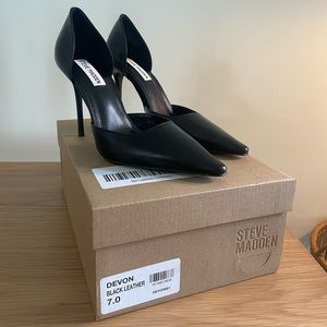 STEVE MADDEN POINTED HEELS